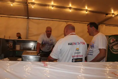 Oberwalliser Tambouren- und Pfeiferfest in Bürchen 2015, Freitag, Leute, Foto 13